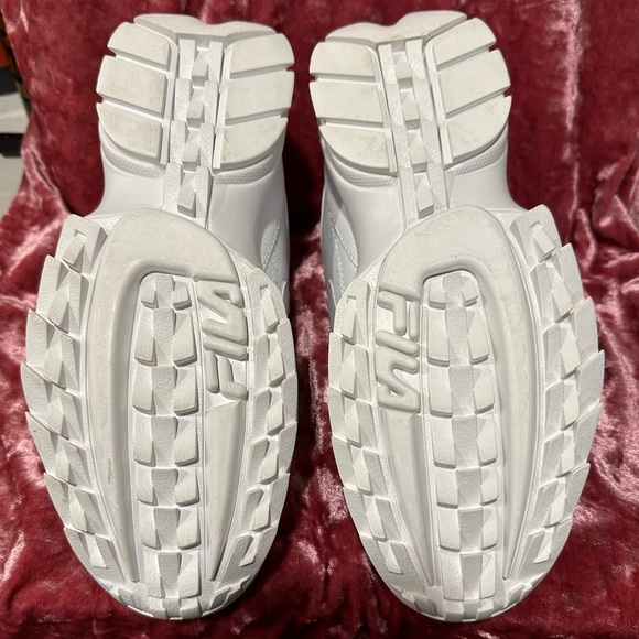 NWOB Fila Women's Disruptor Zero Sneakers - Picture 4 of 8